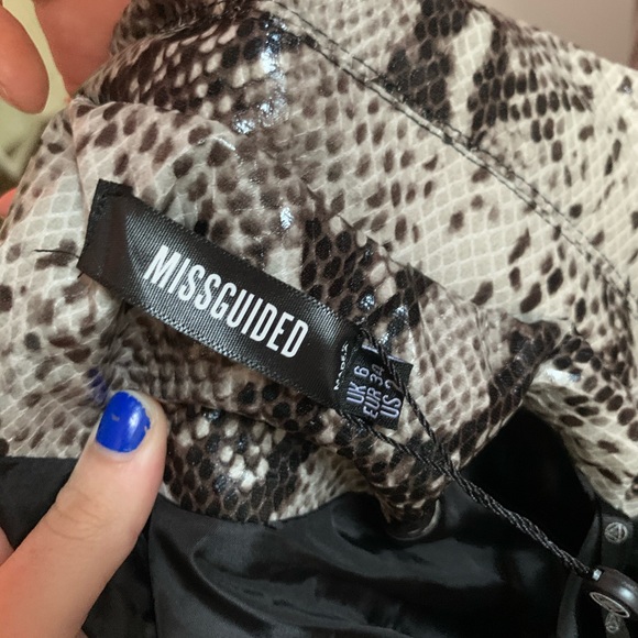 missguided snake print set size2 top size 4 bottom - Picture 4 of 5